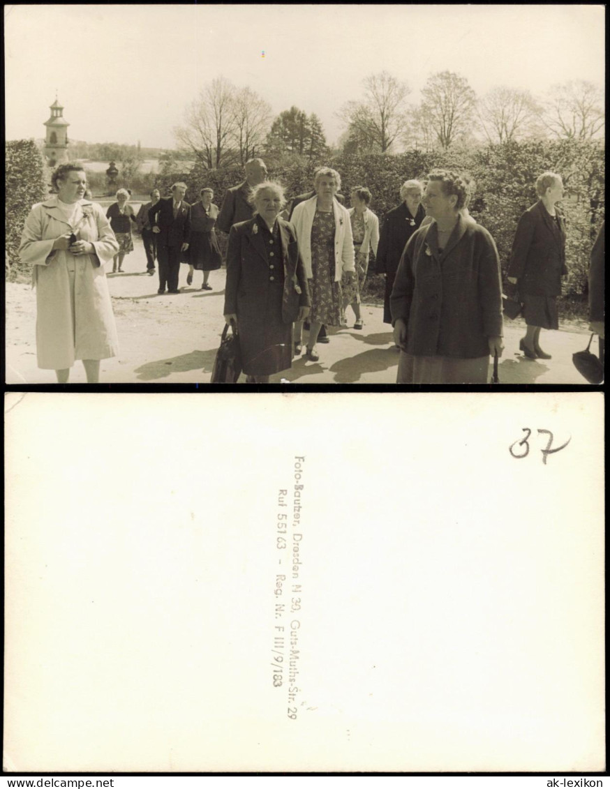 Ansichtskarte Moritzburg Kgl. Jagdschloss, Park Reisegruppe 1963 - Moritzburg