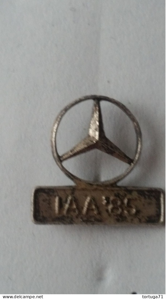 Mercedes Benz Anstecknadel IAA 1985 - Mercedes