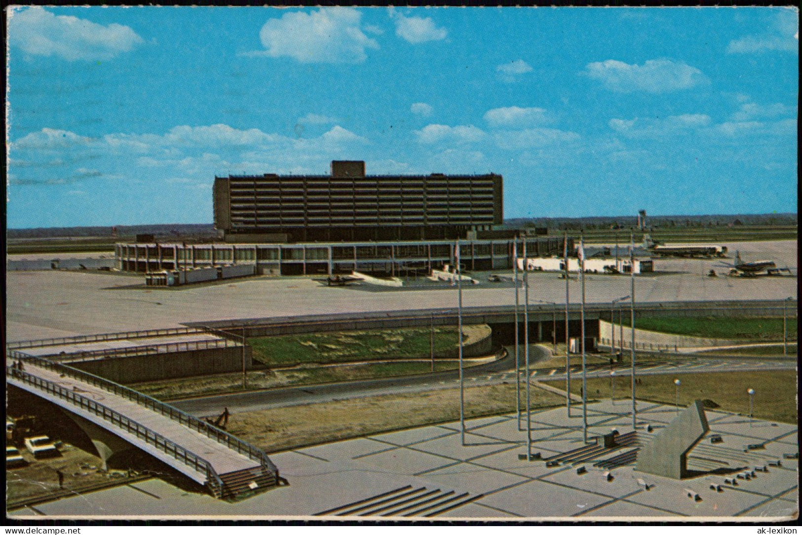Postcard Toronto TORONTO INTERNATIONAL AIRPORT (Flughafen) 1968 - Otros & Sin Clasificación