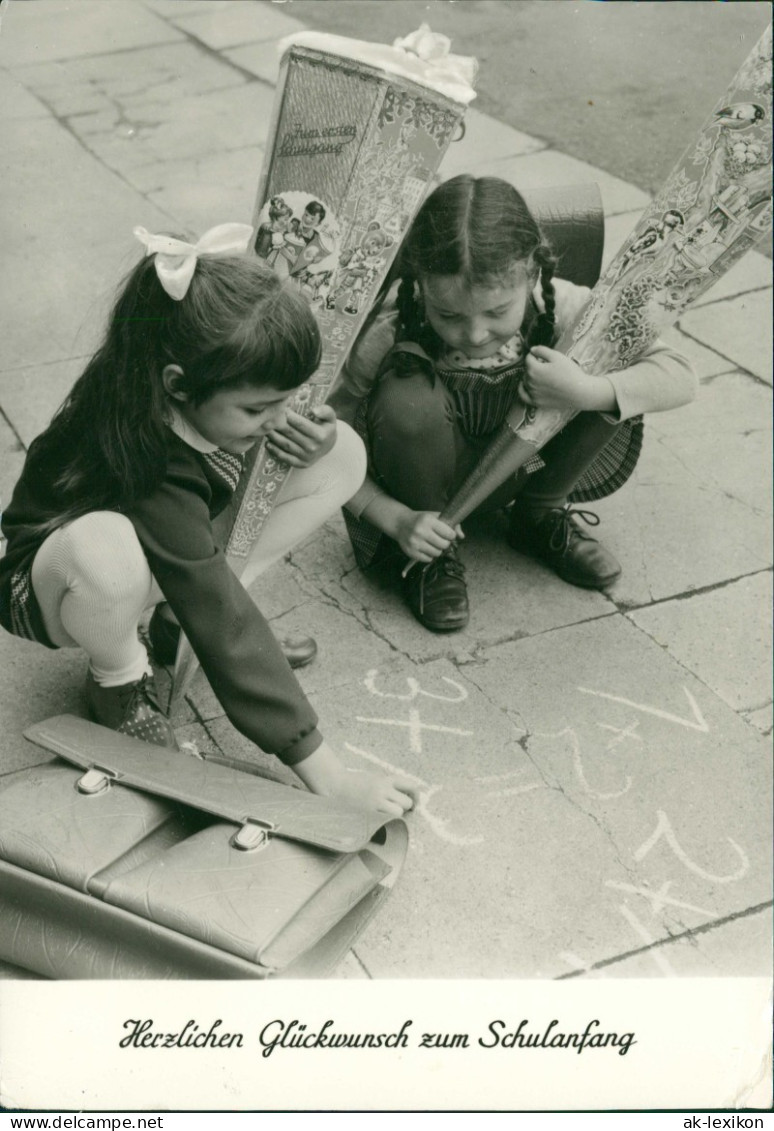 Glückwunsch Schulanfang Einschulung DDR Karte Mädchen Mit Zuckertüte 1984/1973 - Primo Giorno Di Scuola