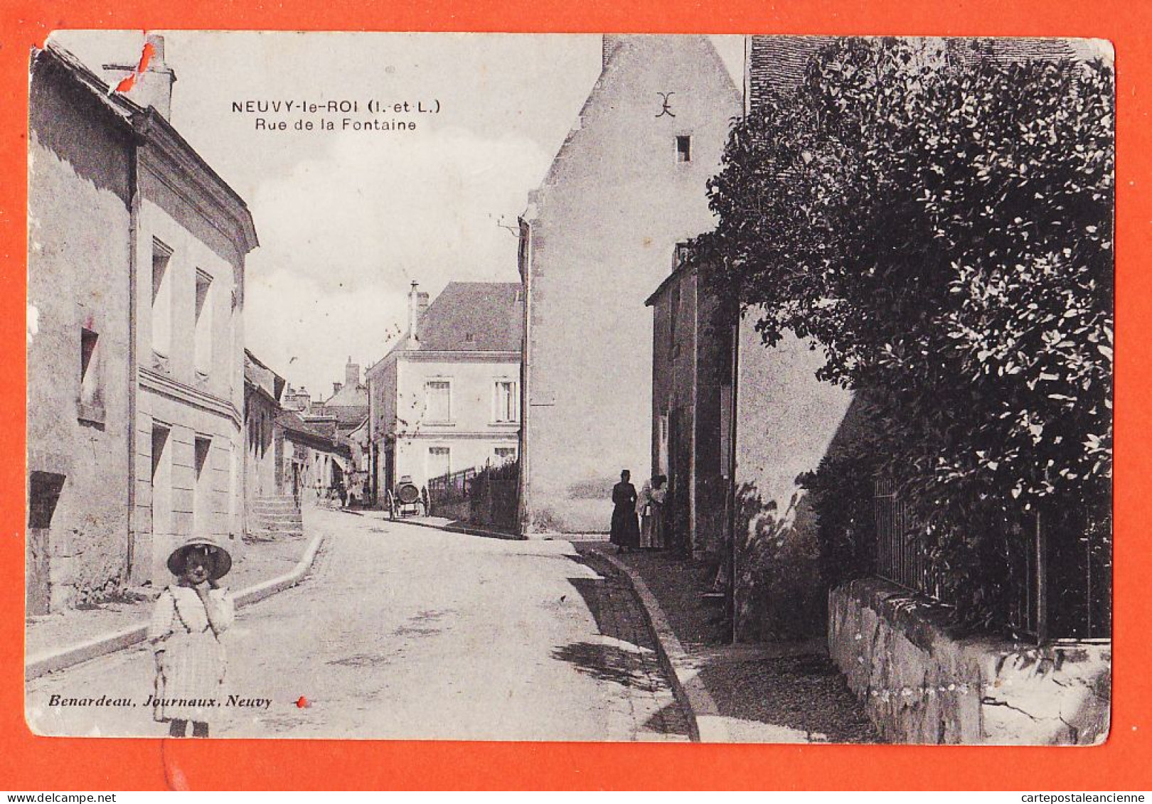 38447 / ⭐ NEUVY-LE-ROI 37-Indre Loire Fillette Rue De La Fontaine 1910s Journaux BENARDEAU - Neuvy-le-Roi