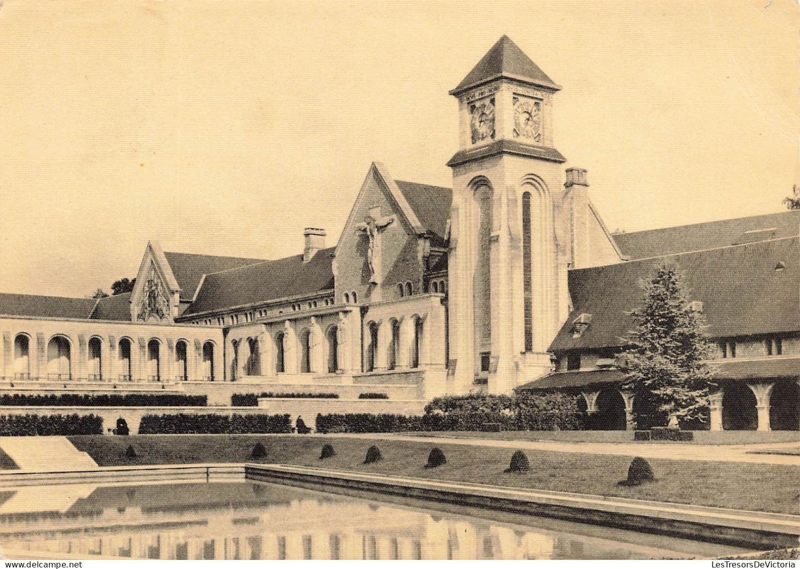 BELGIQUE - Florenville - Abbaye ND D'Orval - Cour D'Honneur - Carte Postale Ancienne - Florenville