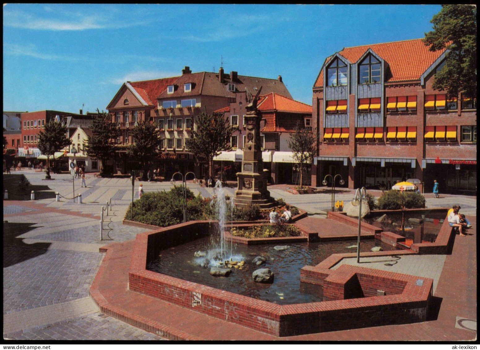 Leer (Ostfriesland) Stadtteilansicht Denkmalplatz Brunnen Wasserspiele 1980 - Leer