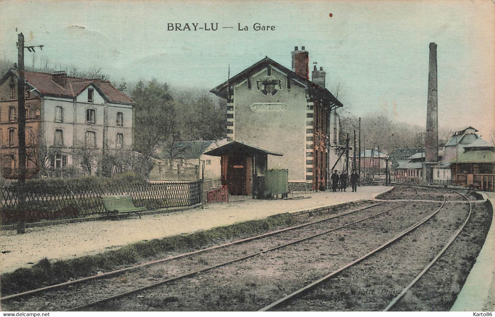 Bray Lu * Intérieur De La Gare * Ligne Chemin De Fer * Usine Cheminée - Bray-et-Lû