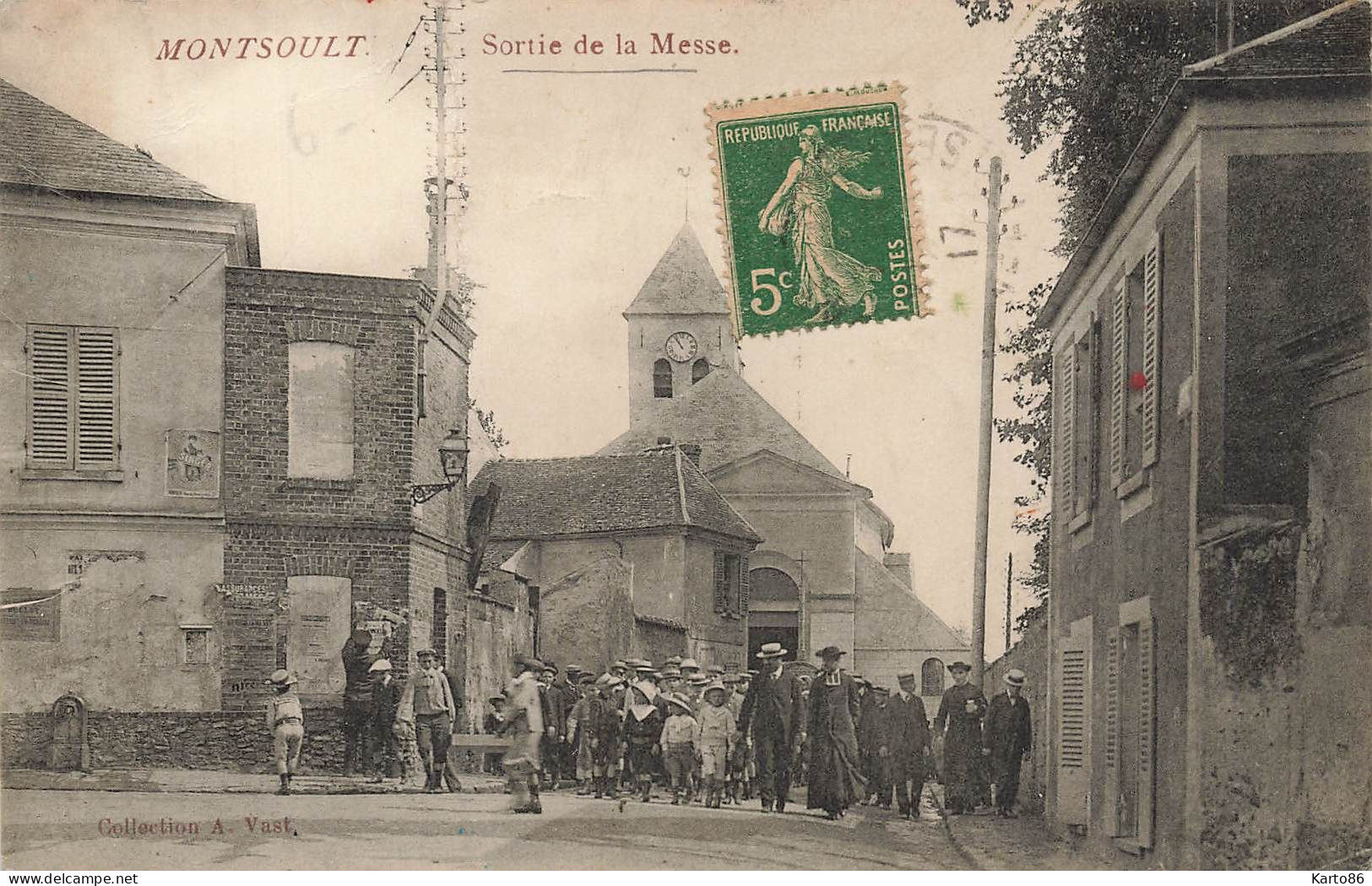 Montsoult * Rue * La Sortie De La Messe * Villageois - Montsoult