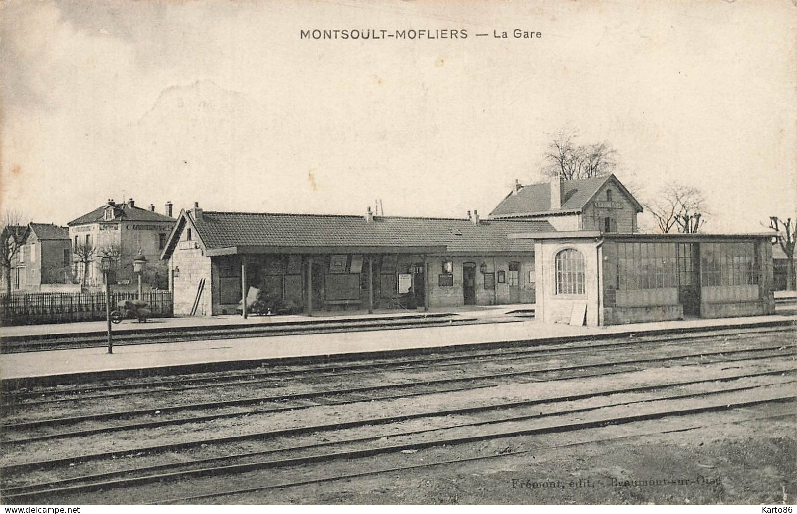 Montsoult * Mofliers * Intérieur De La Gare * Ligne Chemin De Fer - Montsoult