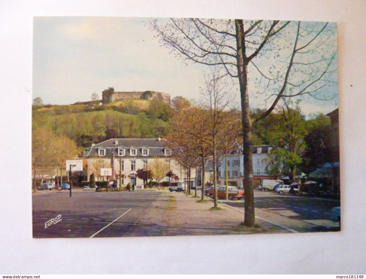 MAULEON - SOULE - La Place De L'Hôtel De Ville Et Le Château Fort - Mauleon Licharre