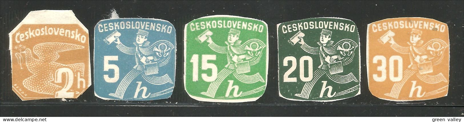 290 Czechoslovakia 1945 Newpaper Journaux Cut Close Coupés Court (CZE-276) - Newspaper Stamps