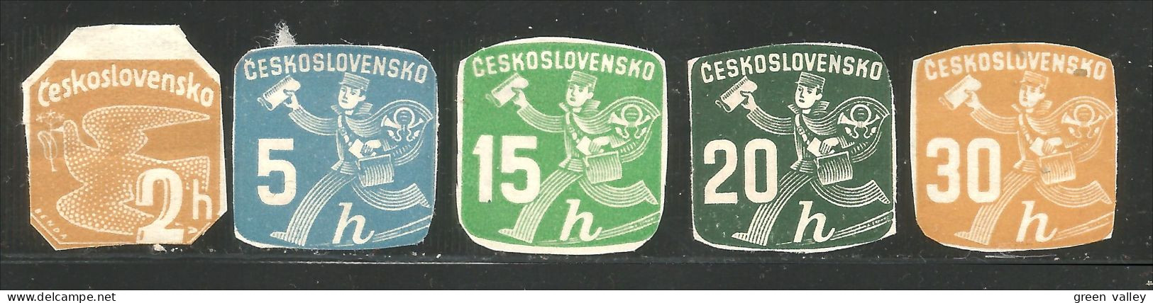 290 Czechoslovakia 1945 Newpaper Journaux Cut Close Coupés Court (CZE-276) - Sellos Para Periódicos