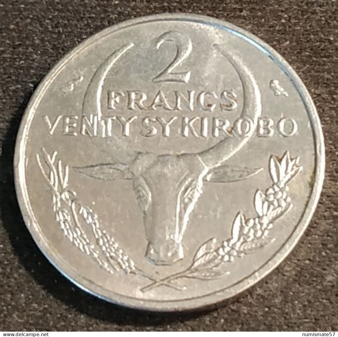 MADAGASCAR - 2 FRANCS 1965 - KM 9 - Madagascar