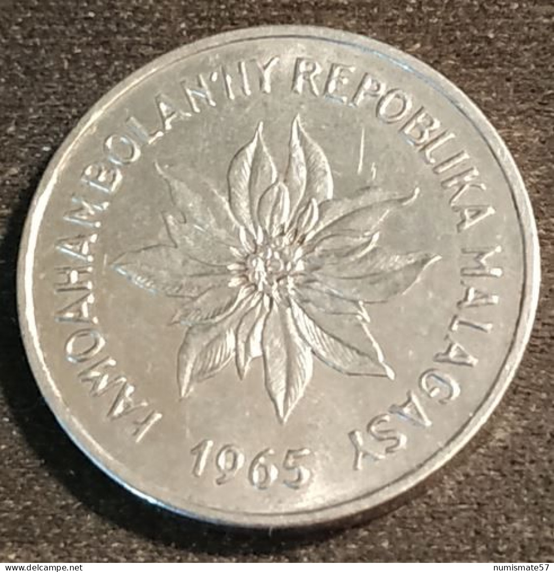 MADAGASCAR - 2 FRANCS 1965 - KM 9 - Madagascar