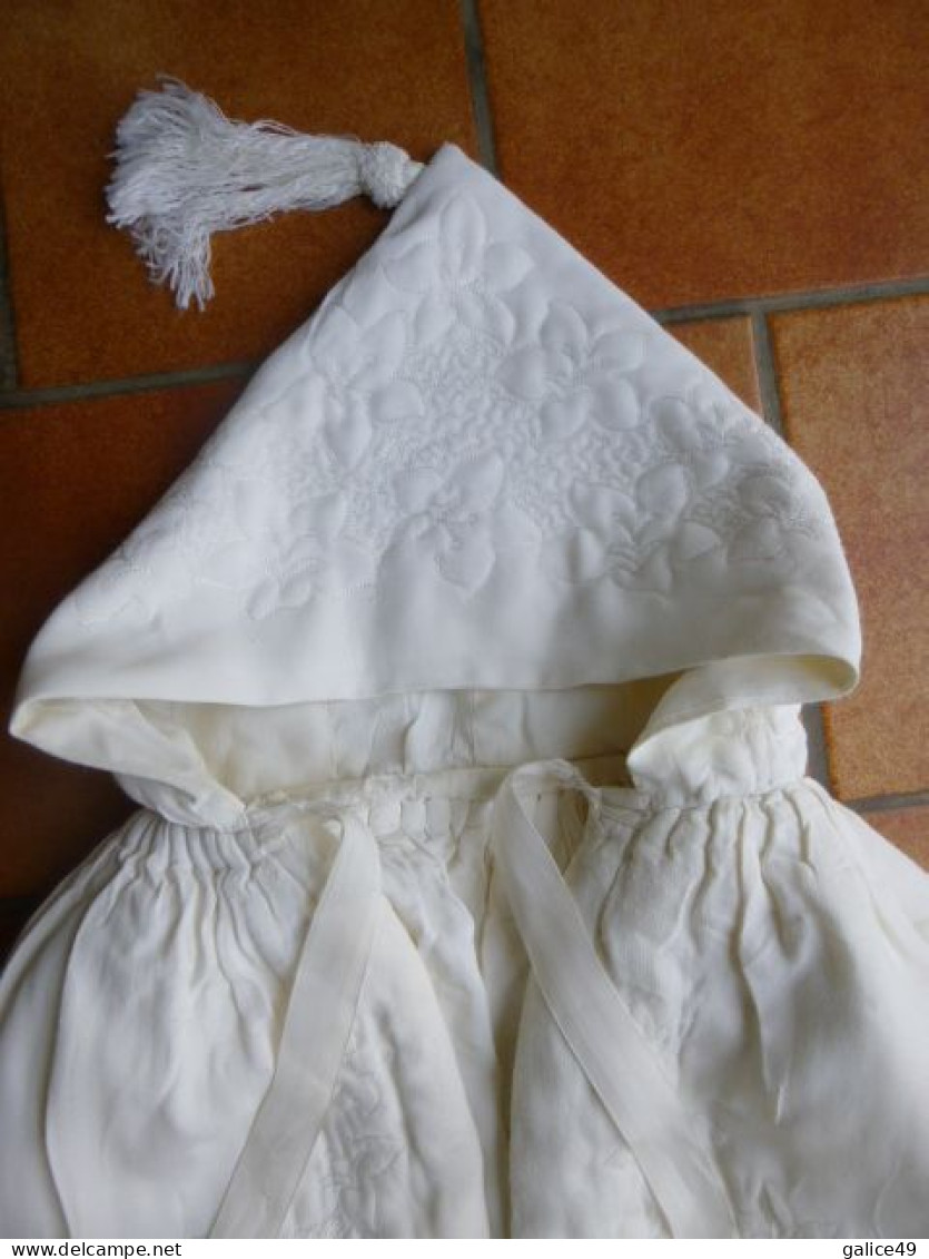 Manteau De Baptême Hiver Avec Capuche ( Burnous ) Années 1950 - Finement Brodé - 7 Scans - Baptism