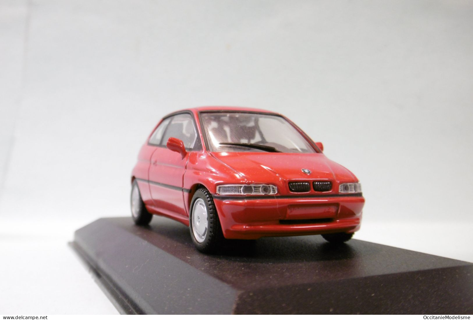 Minichamps - BMW E1 Rouge Réf. 023002 BO 1/43 - Minichamps