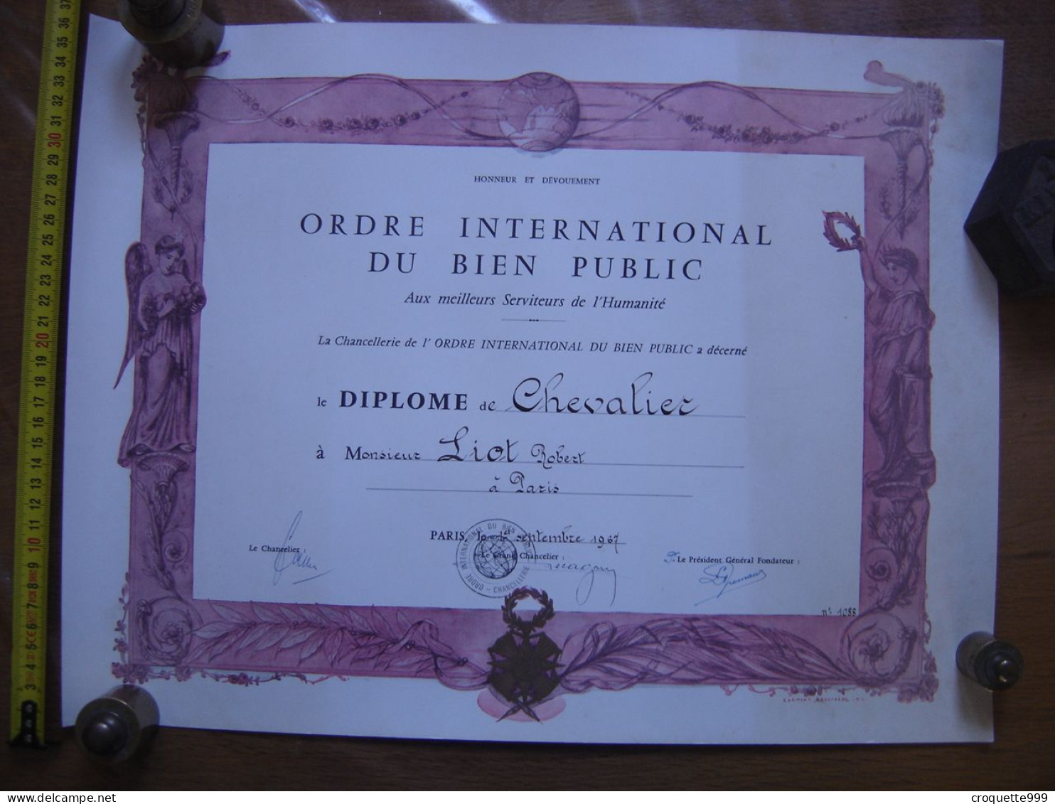 Diplome De Chevalier ORDRE INTERNATIONAL BIEN PUBLIC Paris 1967 France POLITIQUE - Diplomi E Pagelle