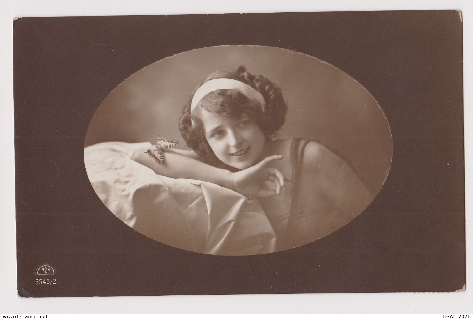 Bulgaria Ww1-1917 Civil Censored (T. SEIMEN) Postcard, Pretty Young Woman, Lady With Butterfly (66605) - Krieg