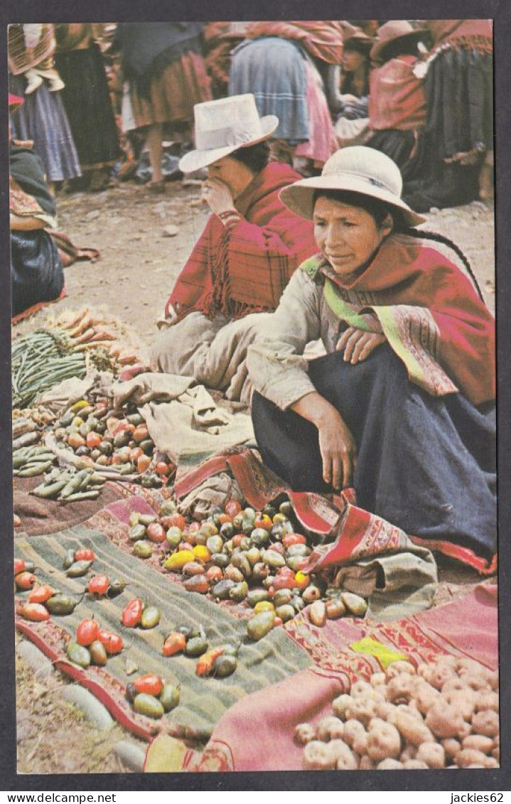 127714/ PÍSAC, Market Scene - Perú