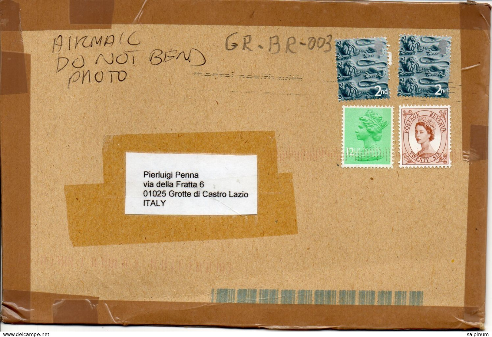 Philatelic Envelope With Stamps Sent From UNITED KINGDOM To ITALY - Storia Postale