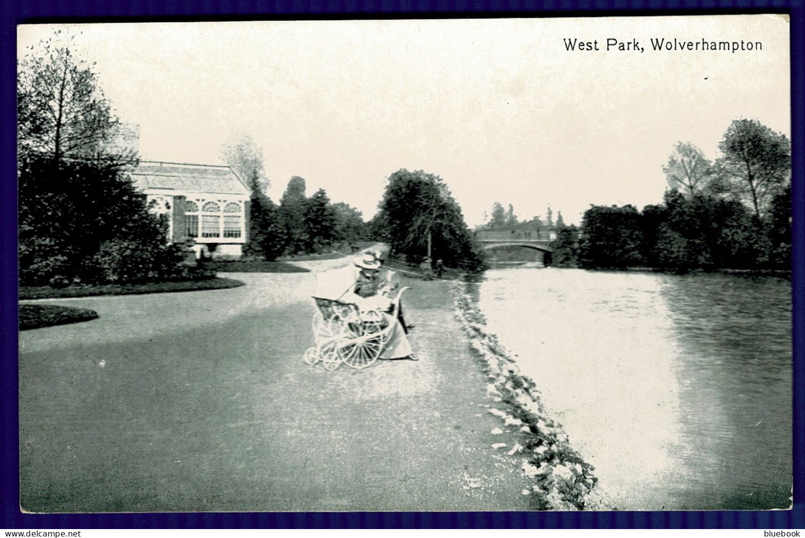 Ref 1638 - Early Postcard - West Park Wolverhampton - Staffordshire - Wolverhampton