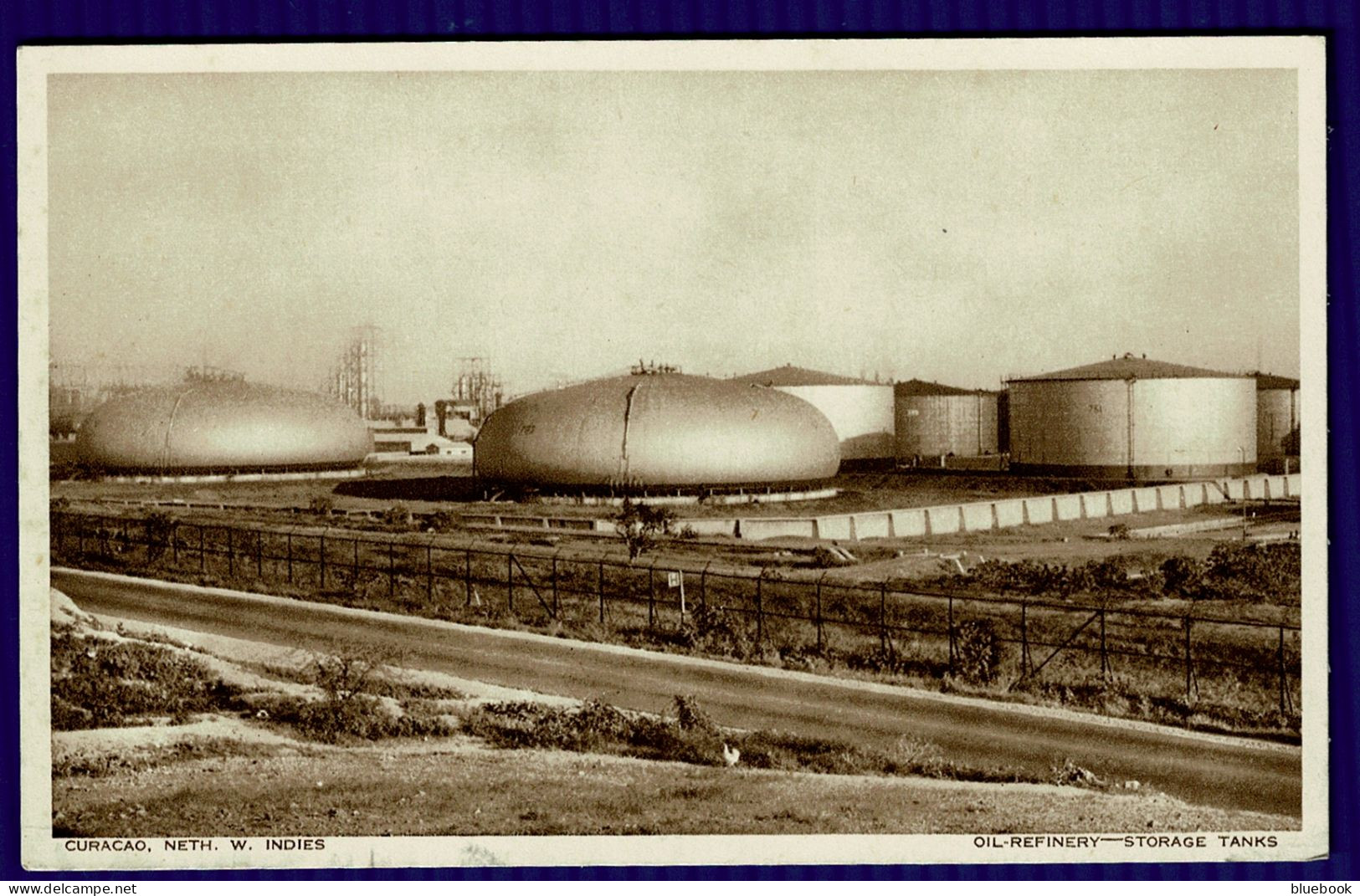 Ref 1639 - Early Postcard - Oil Refinery Storage - Curacao Dutch West Indies Netherlands - Curaçao