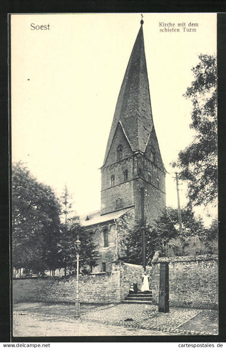 AK Soest, Kirche Mit Dem Schiefen Turm  - Soest