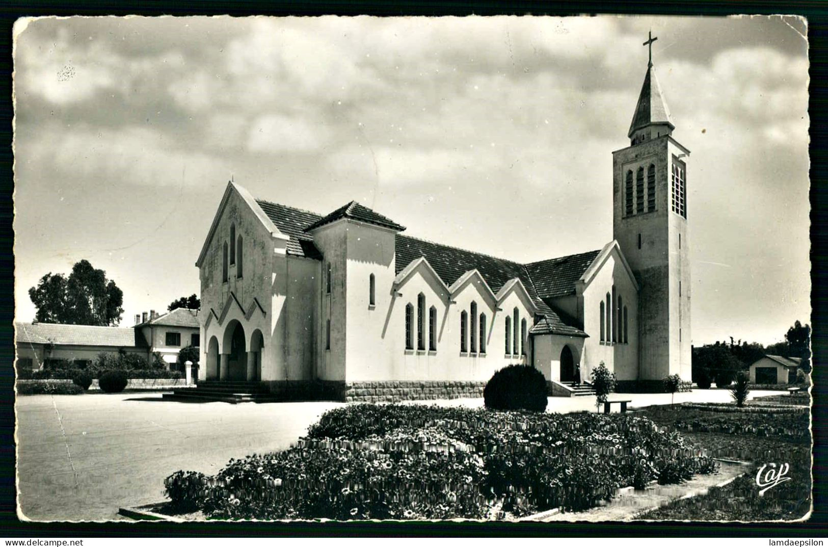 A68  MAROC CPA KHOURIBGA - L' EGLISE - Verzamelingen & Kavels