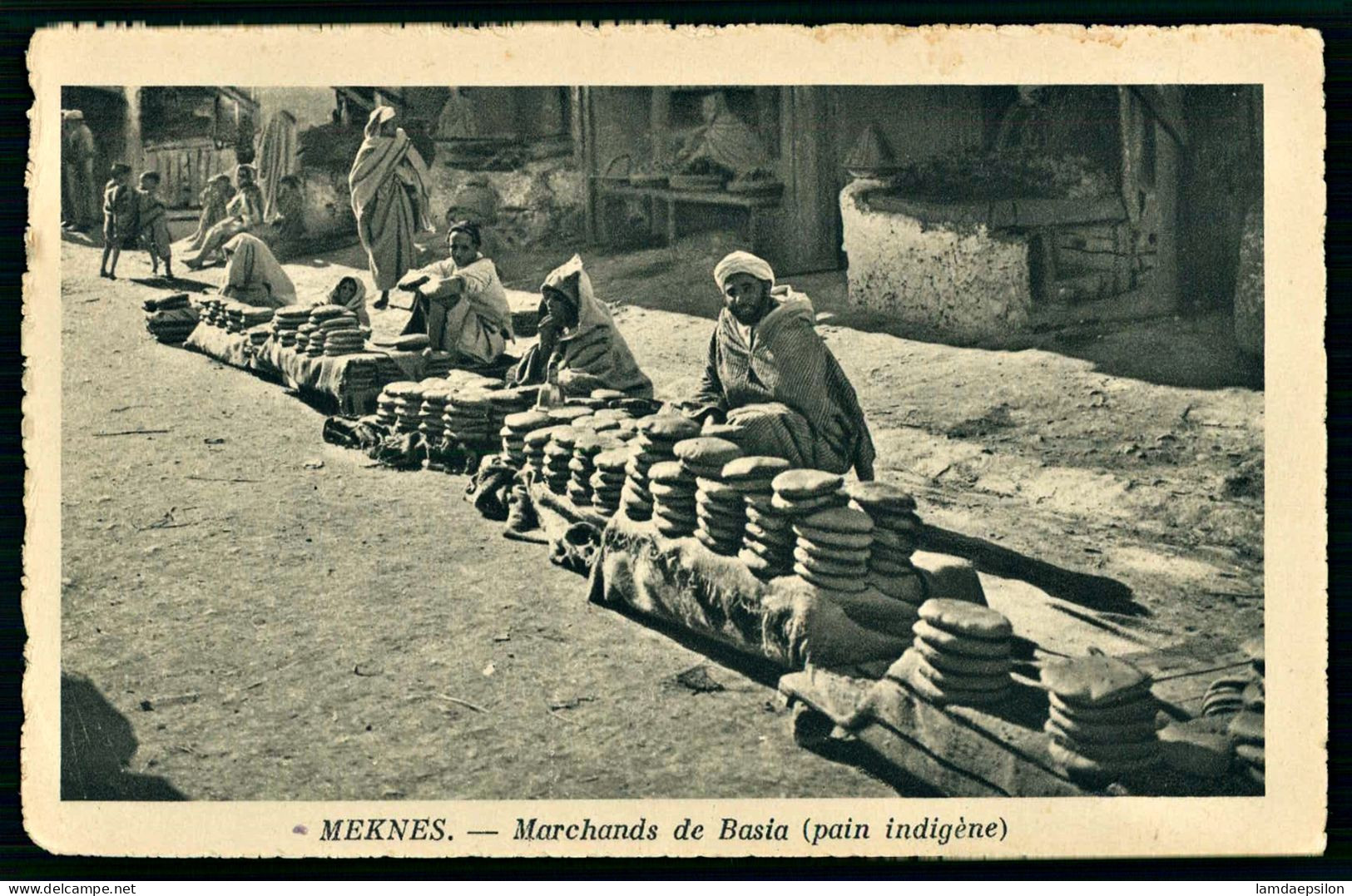 A68  MAROC CPA MEKNES - MARCHANDS DE BASIA , PAIN INDIGENE - Verzamelingen & Kavels