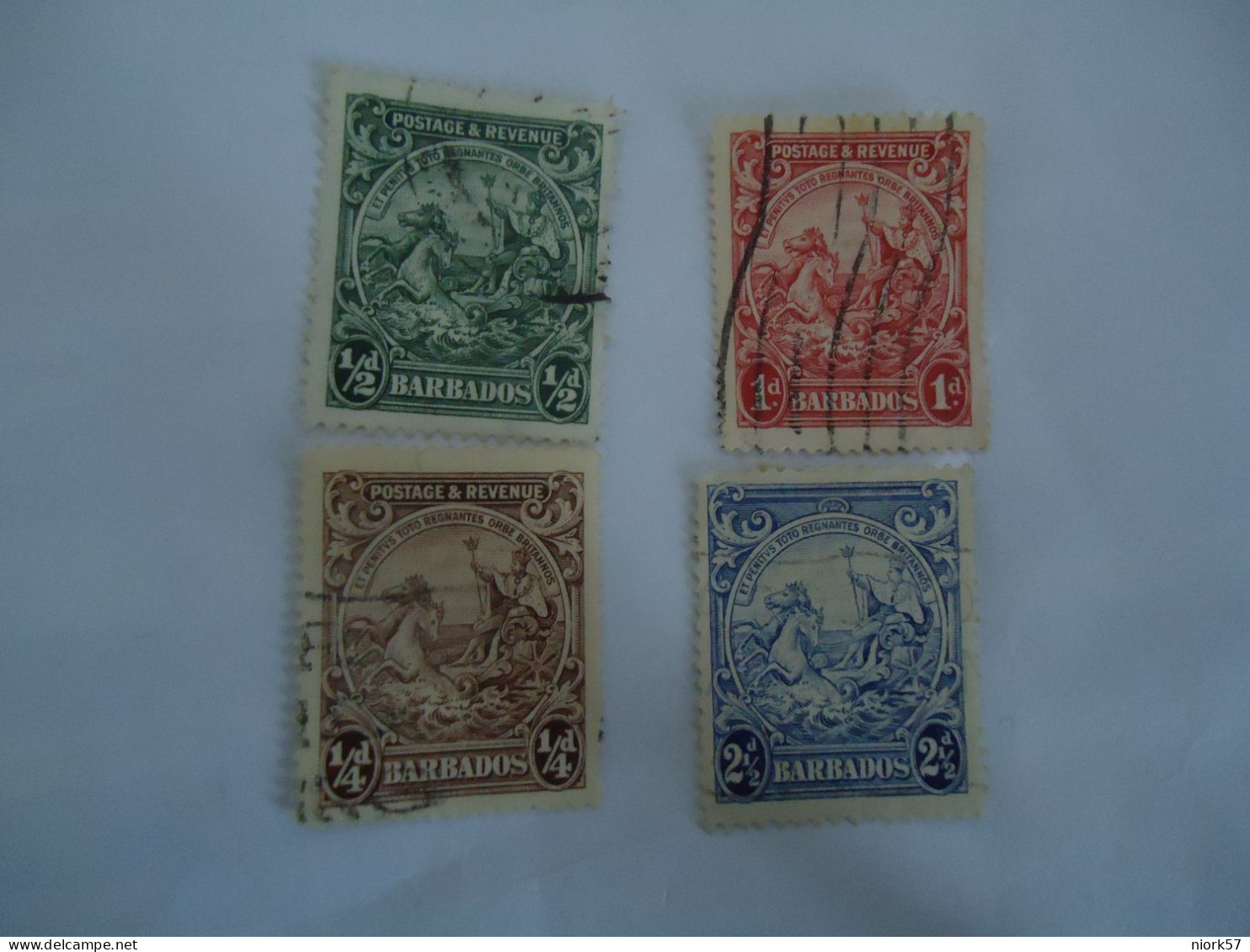 BARBADOS  USED 4 STAMPS ARMS 1925 1938 - Barbades (1966-...)