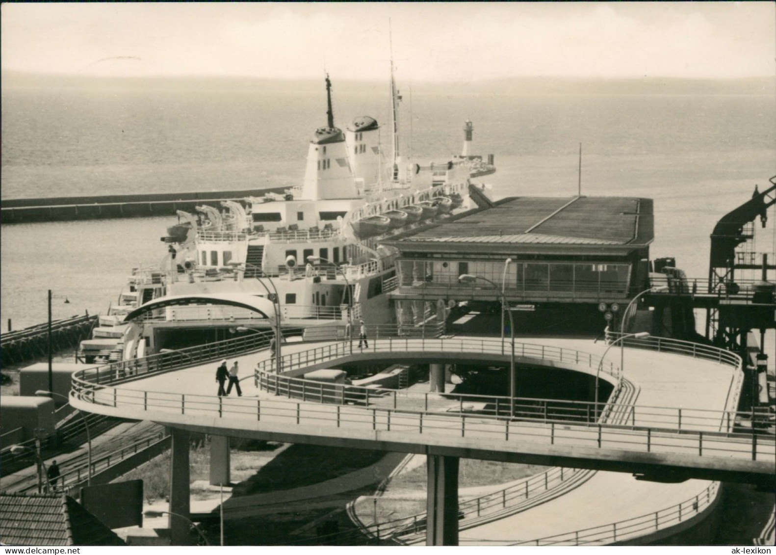 Ansichtskarte Sassnitz Fährbahnhof Und Motorschiff Saßnitz 1966 - Sassnitz