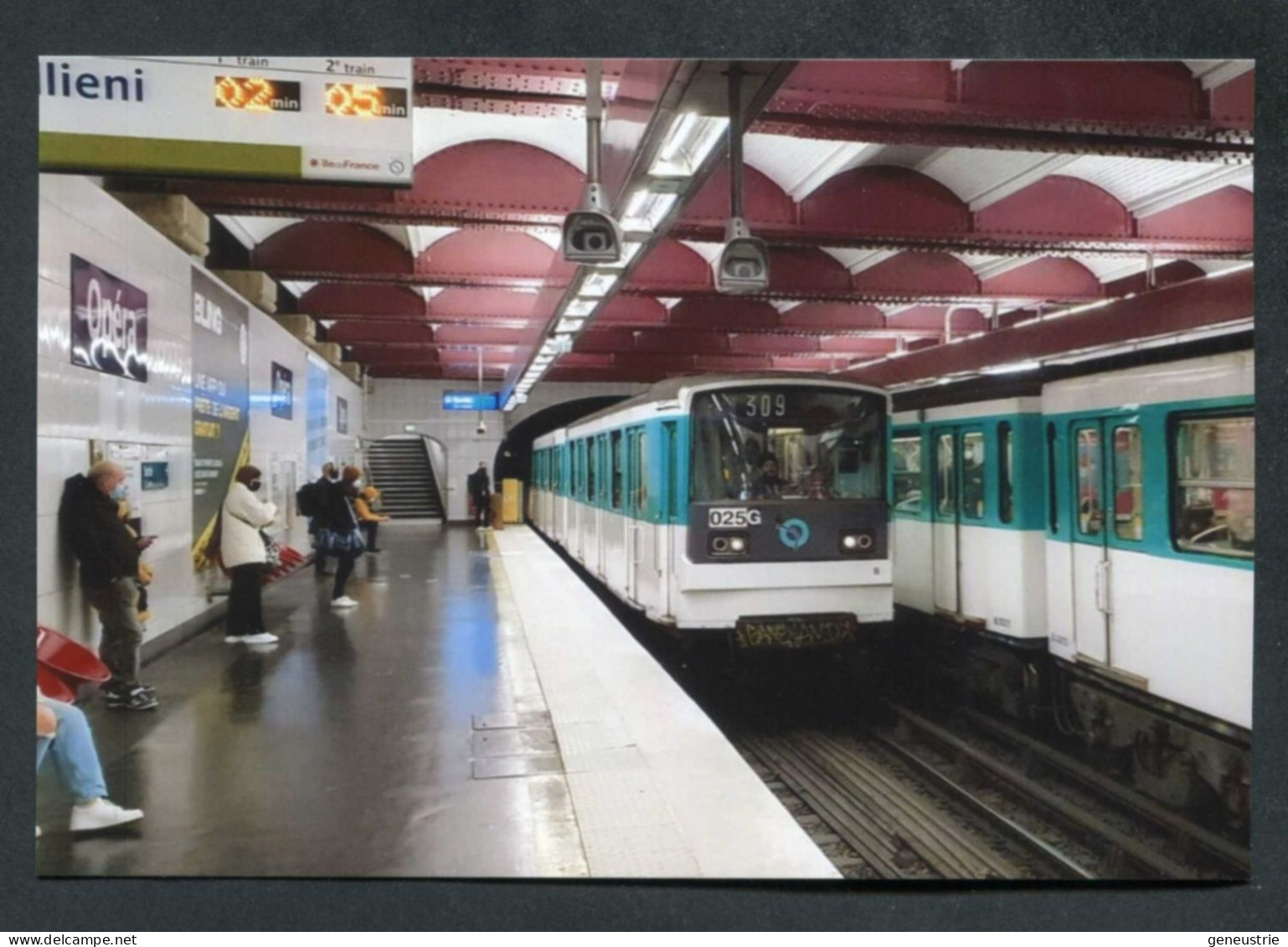 Photo-carte Moderne - Une Rame MF67 à La Station "Arts Et Métiers" Ligne 3 Du Métro De Paris - RATP - U-Bahnen