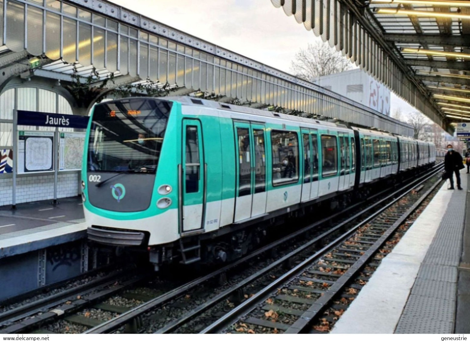 Photo-carte Moderne - Une Rame De Métro MF2000 à La Station "Jaurès" Ligne 2 Du Métro De Paris - RATP - Metropolitana