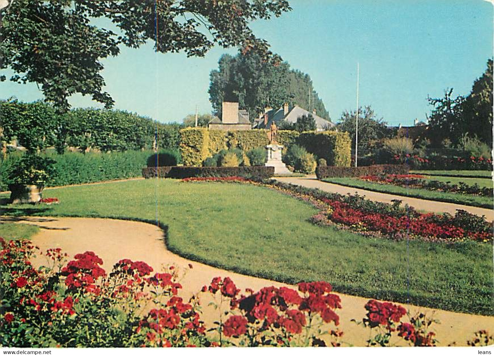 DEPARTEMENT DE LA MANCHE (50) - LOT DE 110 CARTES POSTALES SEMI-MODERNES