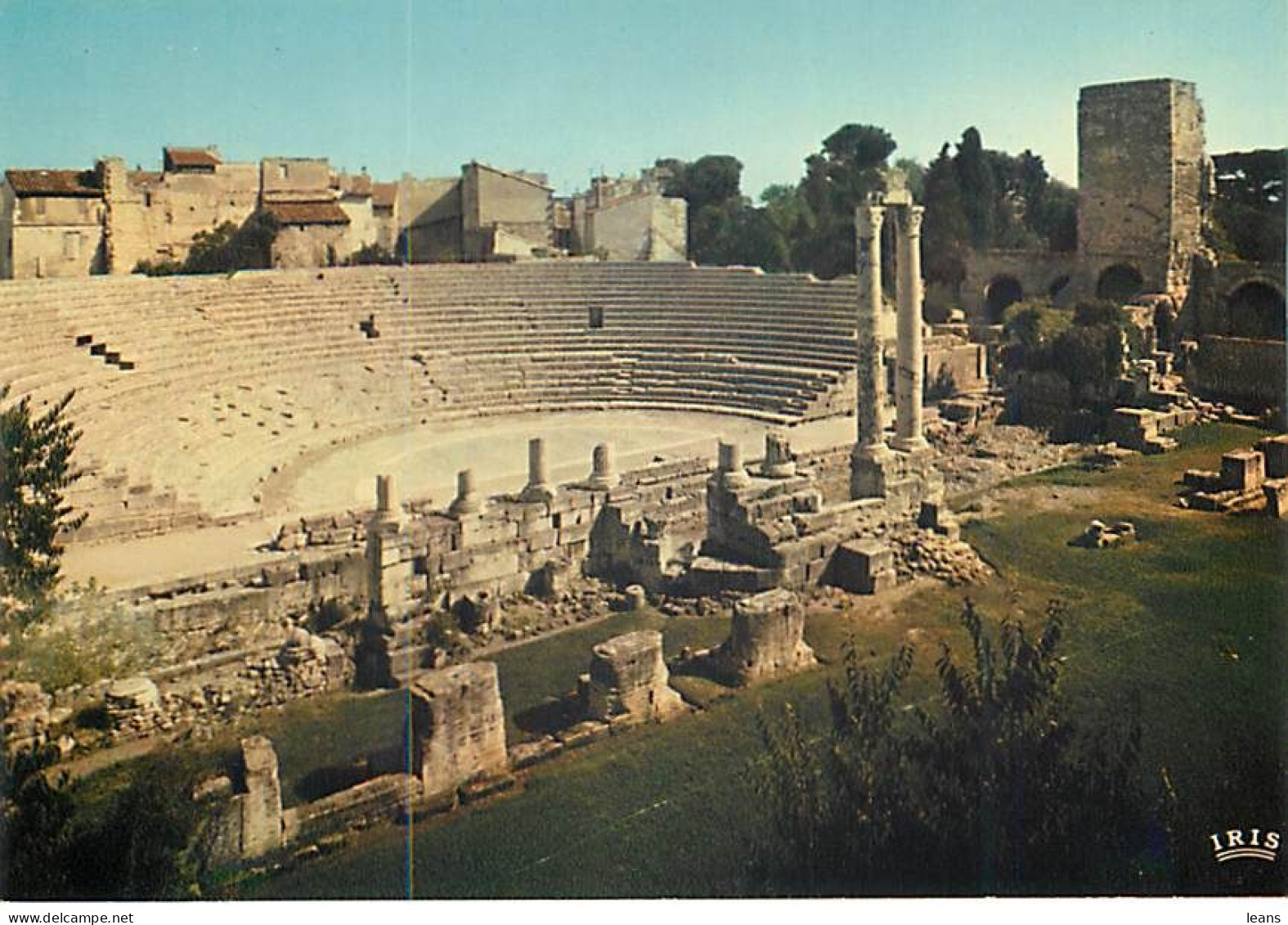 DEPARTEMENT DES BOUCHES DU RHONE (13) - LOT DE 110 CARTES POSTALES SEMI-MODERNES