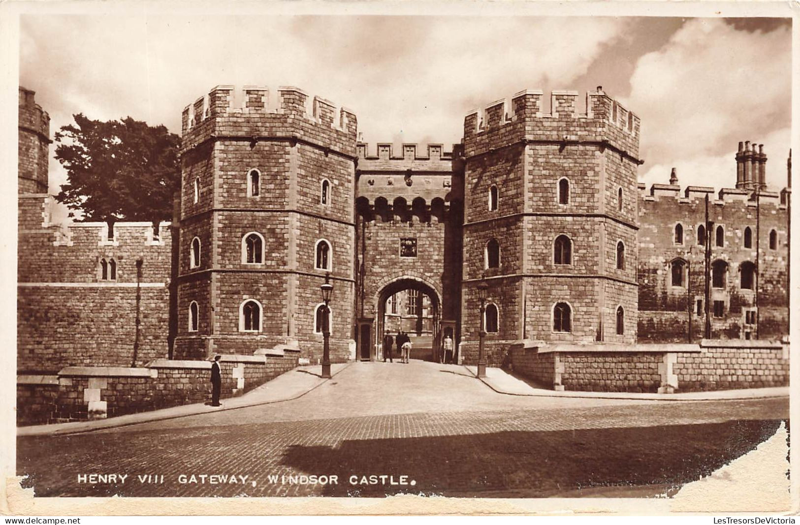 ROYAUME-UNI - Henry VIII Gateway - Windsor Castle - Vue Générale - Vue De L'extérieur  - Carte Postale Ancienne - Windsor Castle