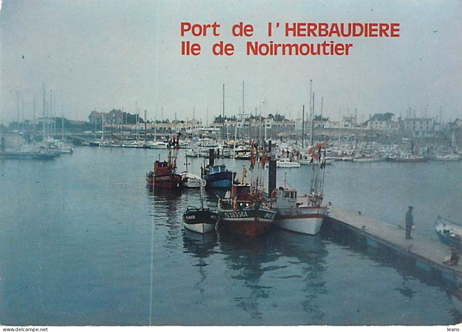 DEPARTEMENT DE LA VENDEE (85) - LOT DE 110 CARTES POSTALES SEMI-MODERNES