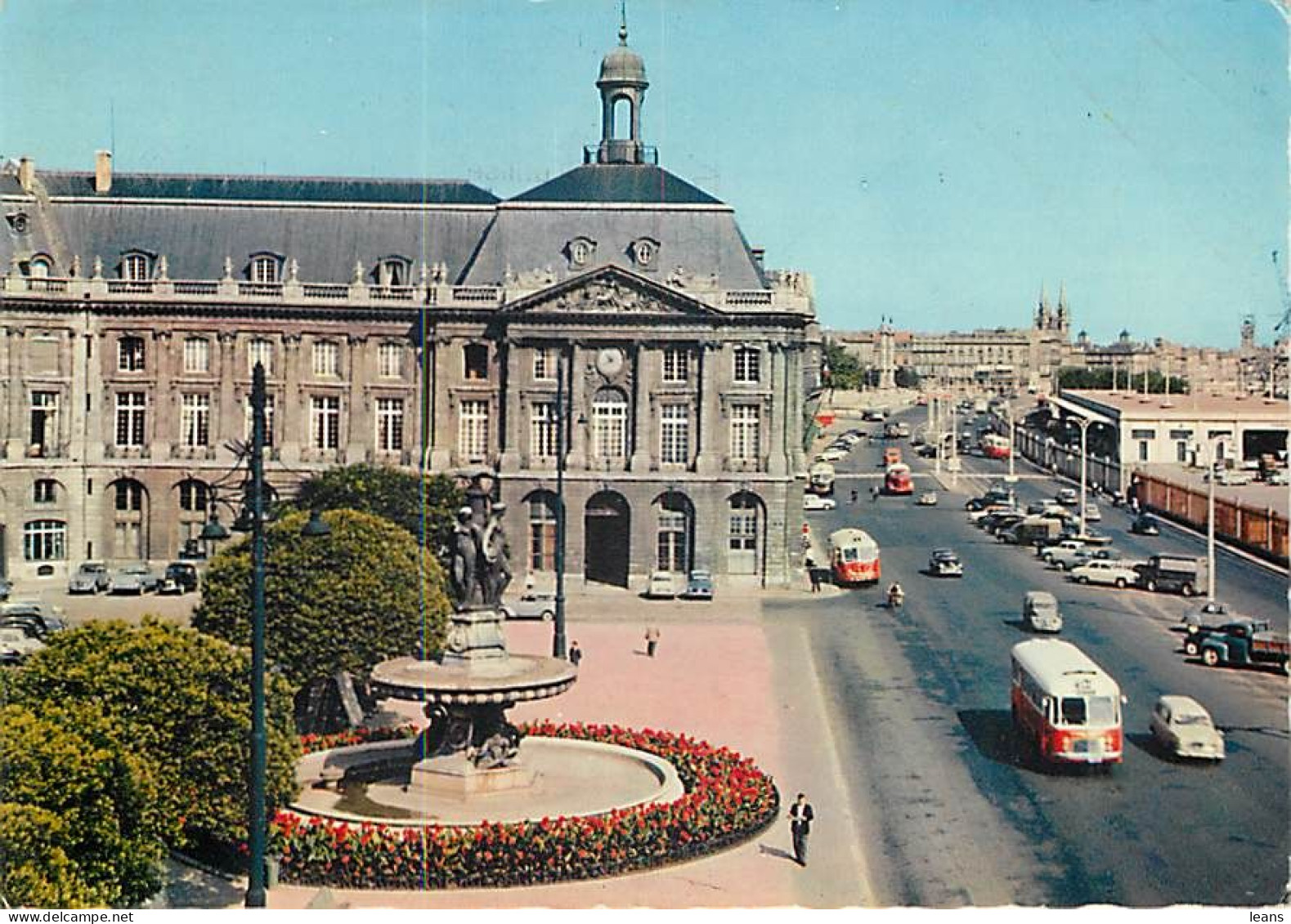 DEPARTEMENT DE LA GIRONDE (33)  - LOT DE 110 CARTES POSTALES SEMI-MODERNES