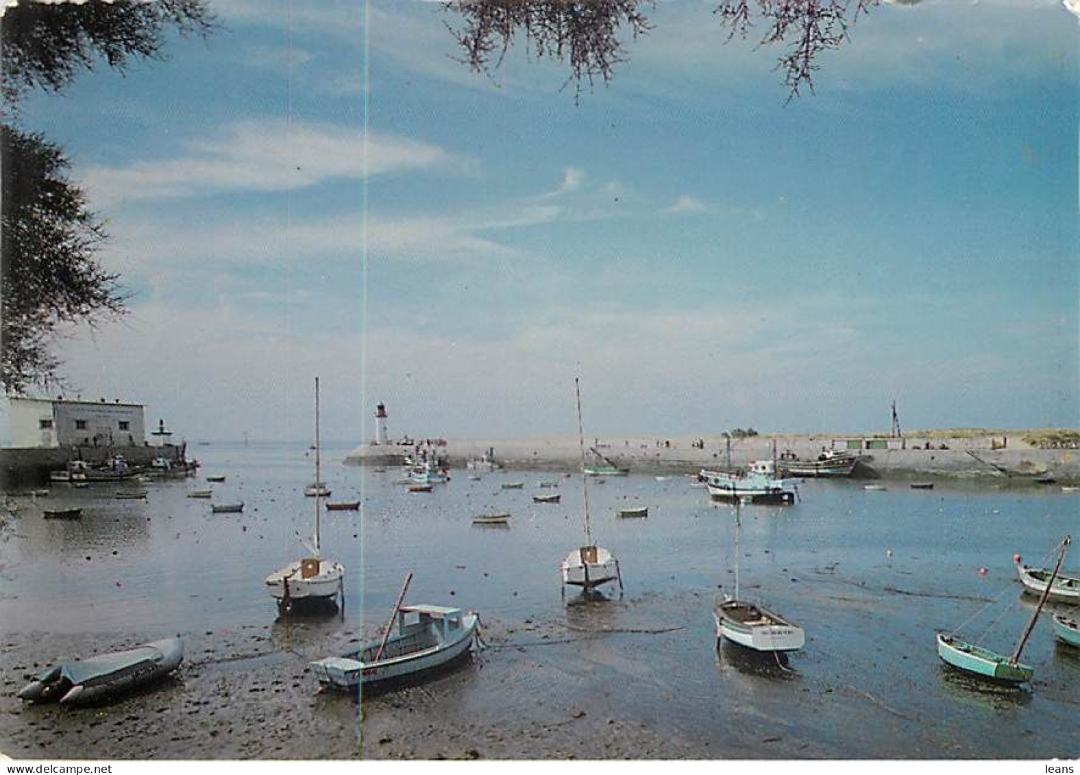 ILE D'OLERON   - LOT DE 110 CARTES POSTALES SEMI-MODERNES