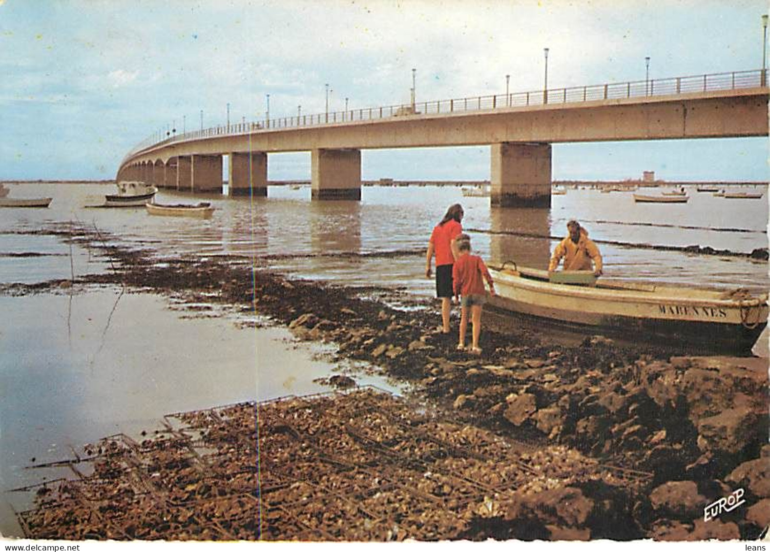 ILE D'OLERON   - LOT DE 110 CARTES POSTALES SEMI-MODERNES