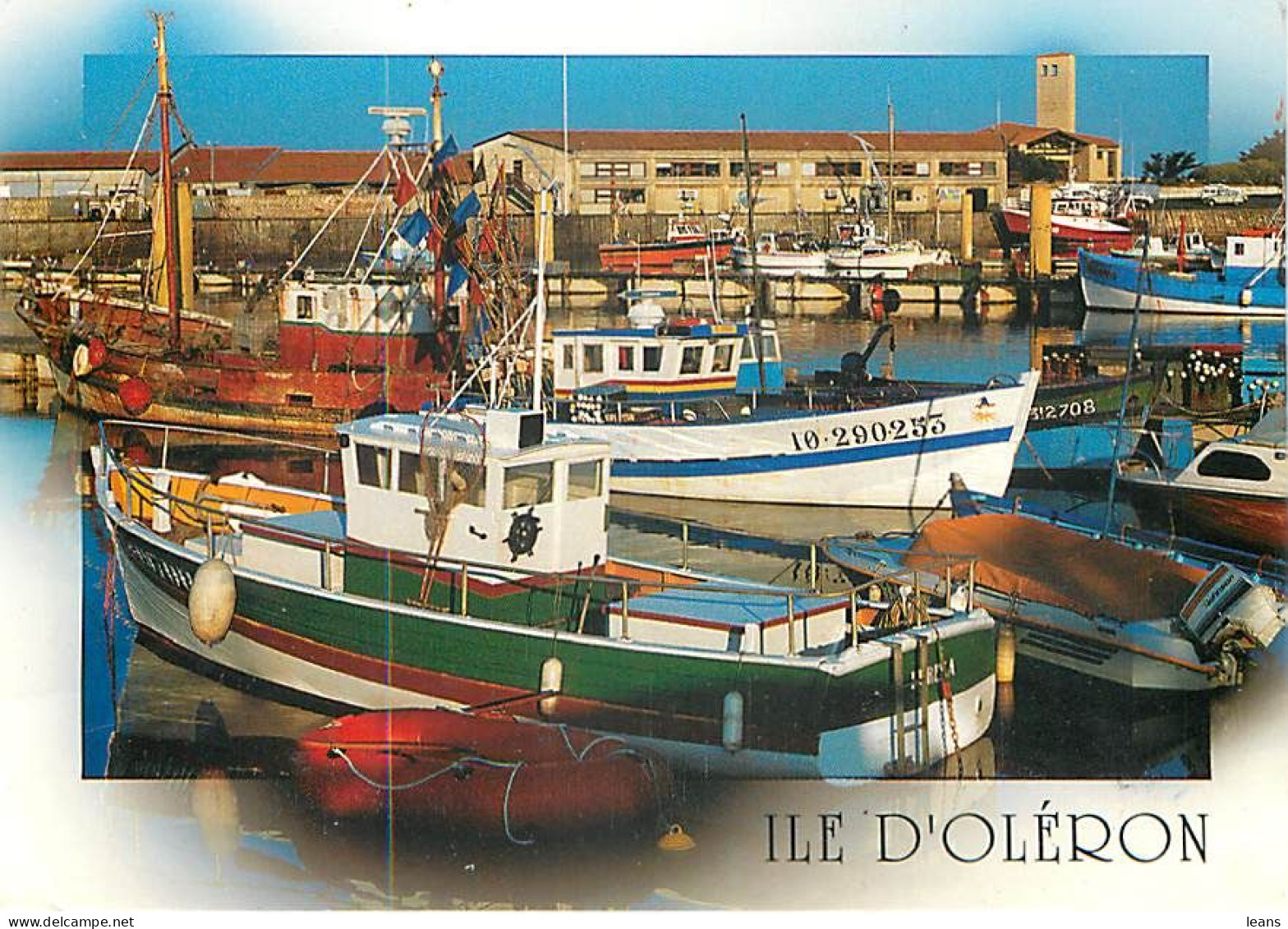 ILE D'OLERON   - LOT DE 110 CARTES POSTALES SEMI-MODERNES