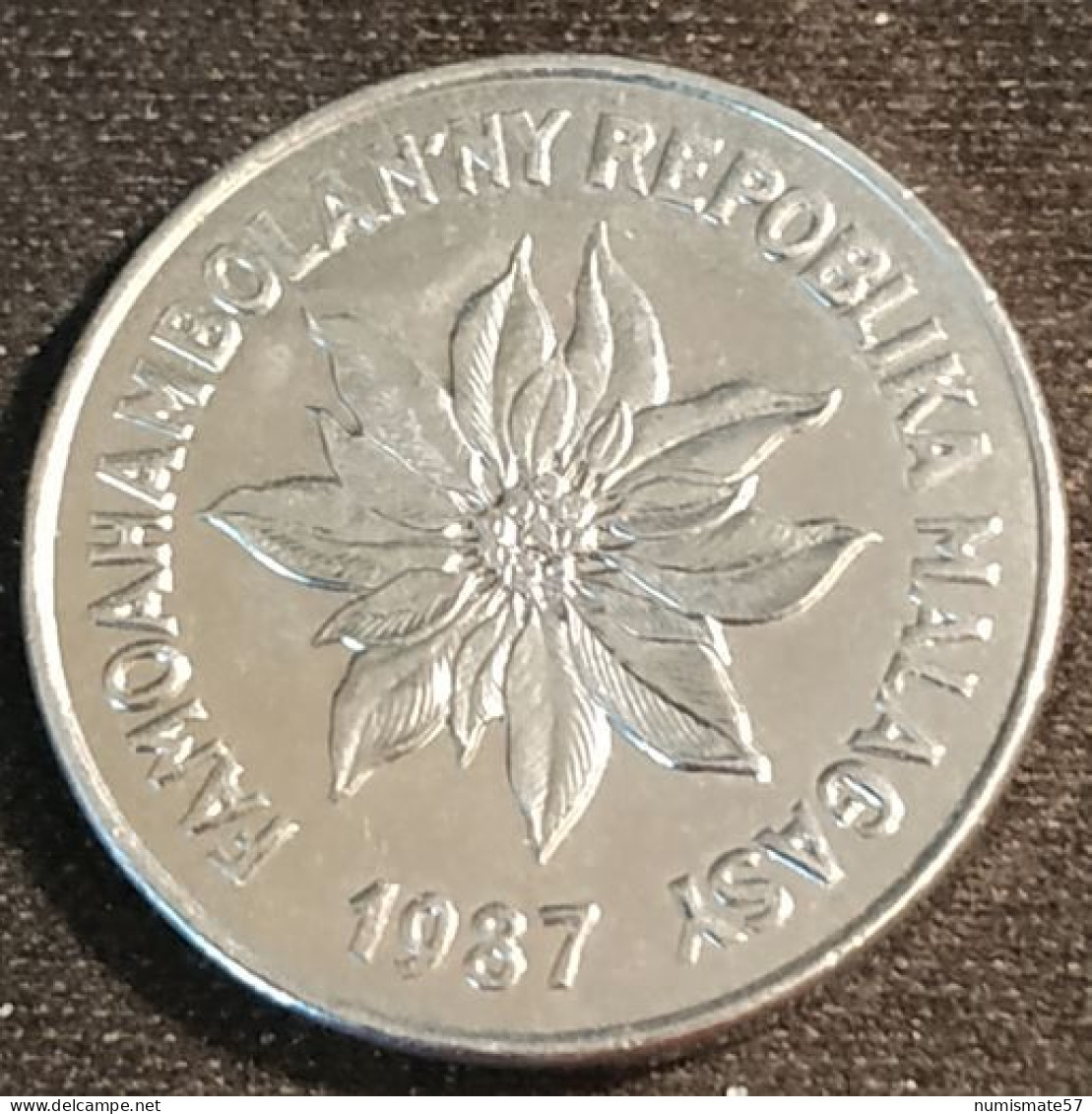 Pas Courant - MADAGASCAR - 5 FRANCS ARIARY 1987 - KM 10 - Madagaskar