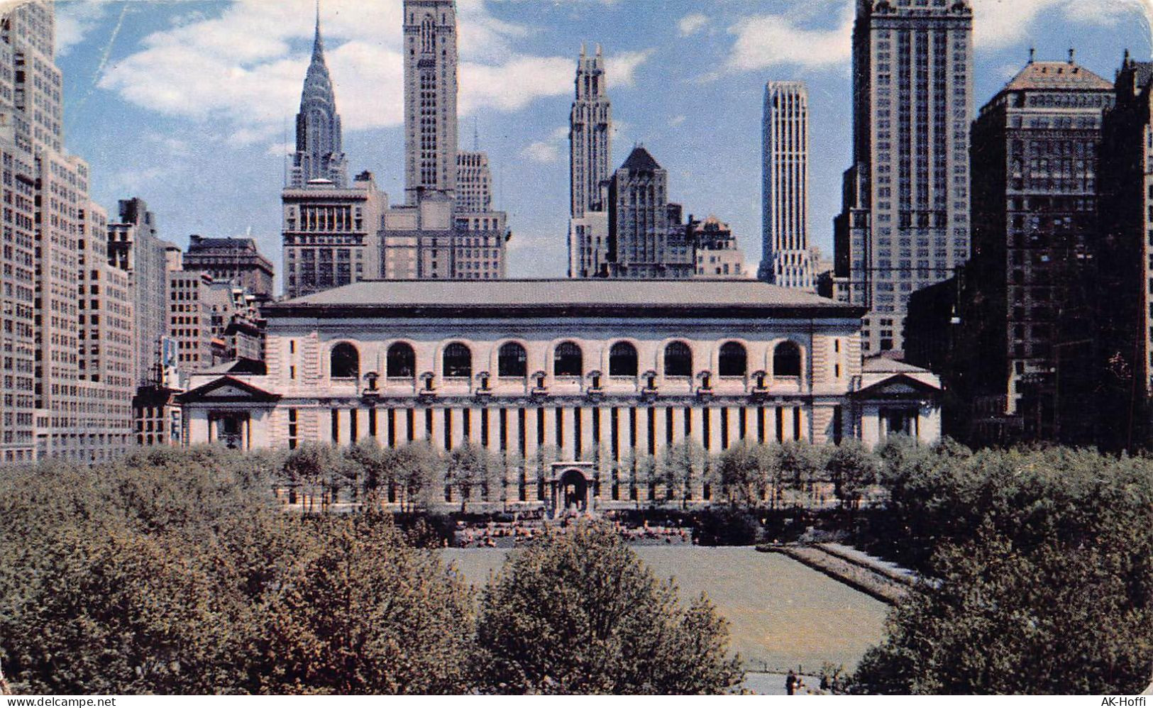 New York - Bryant Park At 42nd Street And Avenue Of The Americas - Manhattan