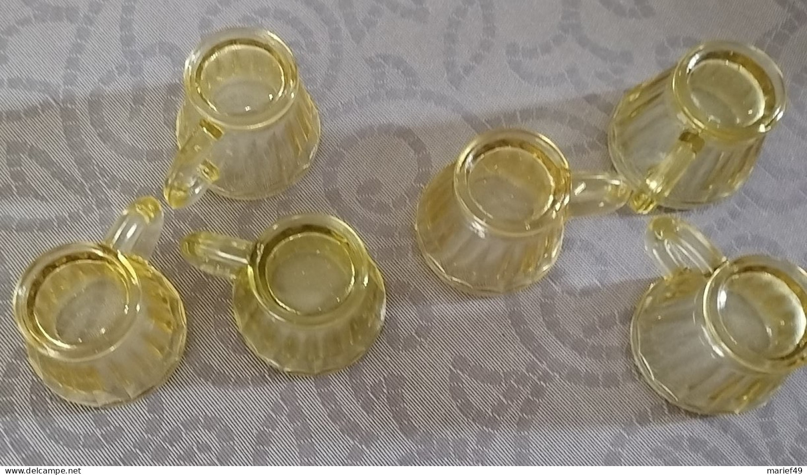 VERRES A LIQUEUR ANCIENS, VERRE TEINTÉ JAUNE - Art Nouveau / Art Deco