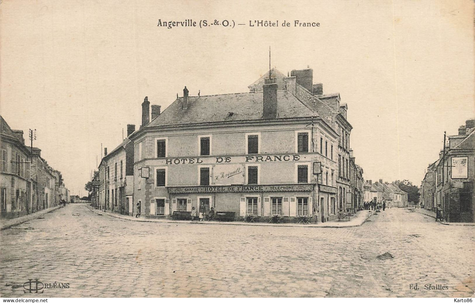 Angerville * Place Et L'hôtel De France RAVAULT - Angerville