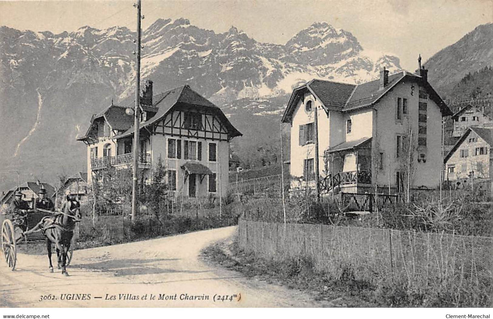 UGINES - Les Villas Et Le Mont Charvin - Très Bon état - Ugine