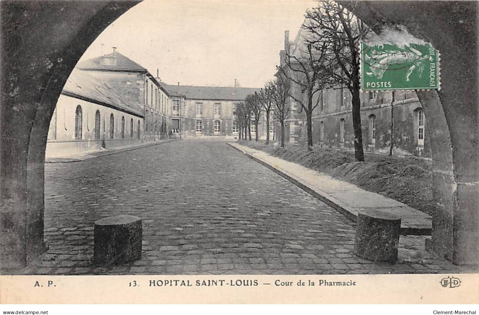 PARIS - Hopital Saint Louis - Cour De La Pharmacie - Très Bon état - Santé, Hôpitaux
