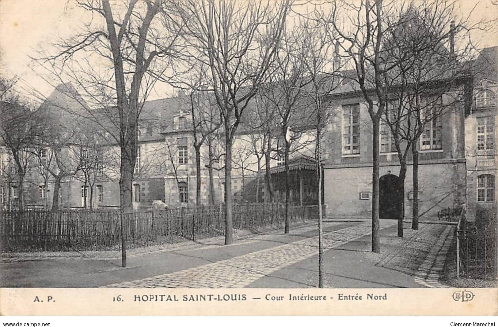 PARIS - Hopital Saint Louis - Cour Intérieure - Entrée Nord - Très Bon état - Santé, Hôpitaux