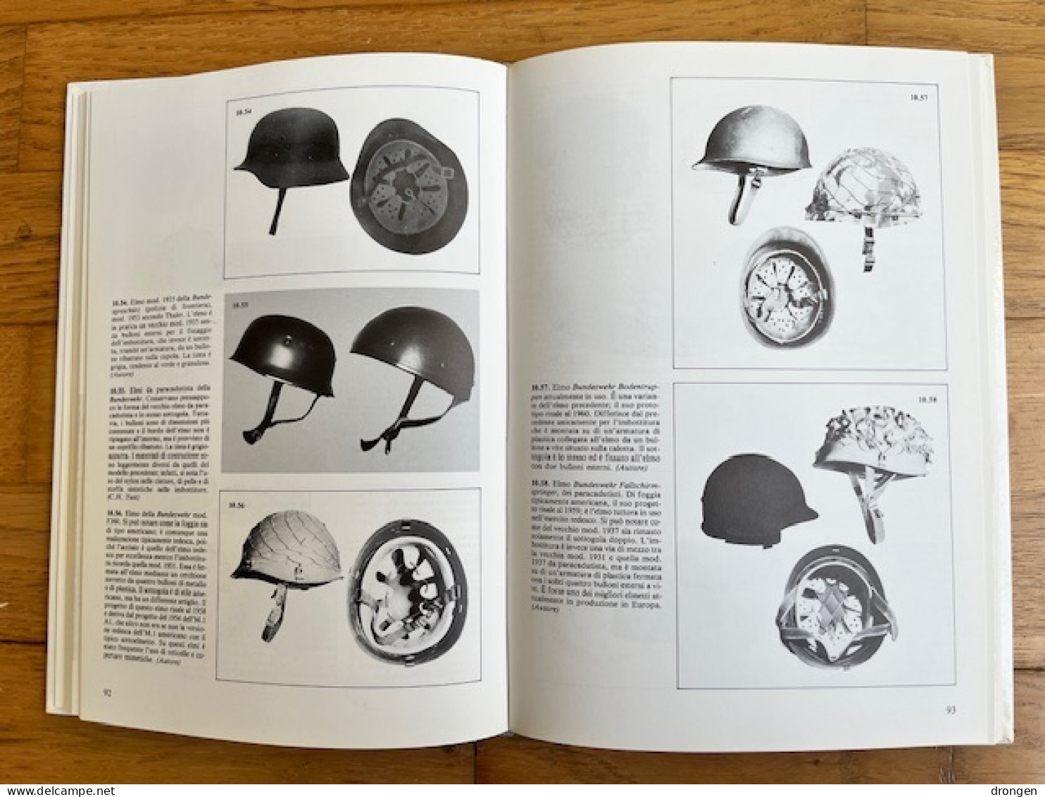 Helmets Of The World - Elmetti Di Touto Il Mondo - Marzetti - Italian