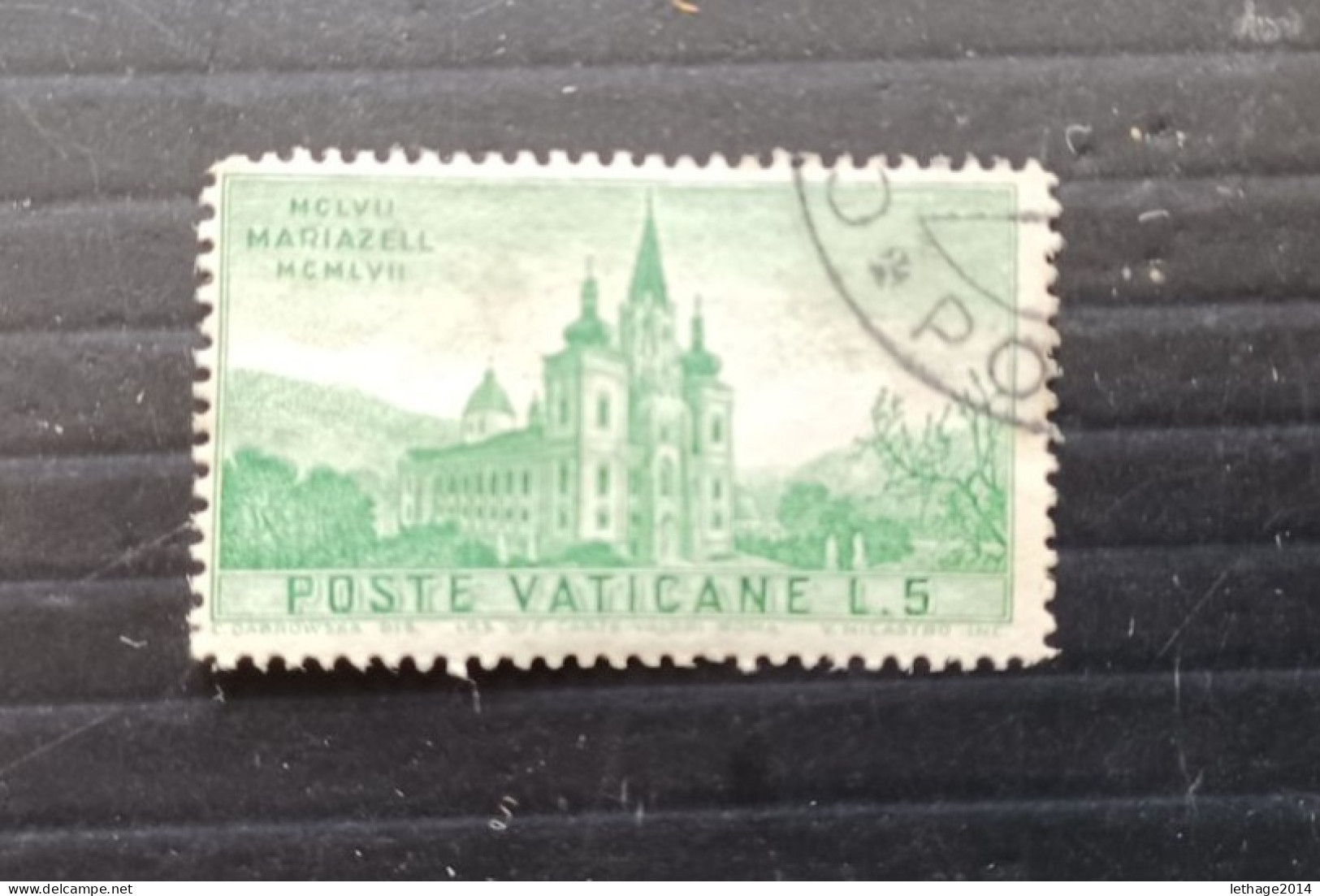 VATICANO 1957 8 CENTENARIO DELLA MAGNA MATER AUSTRIAE VARIETA WMK LETTER ! CAT SASS. N 229 + FRAGMANT  --- GIULY - Oblitérés