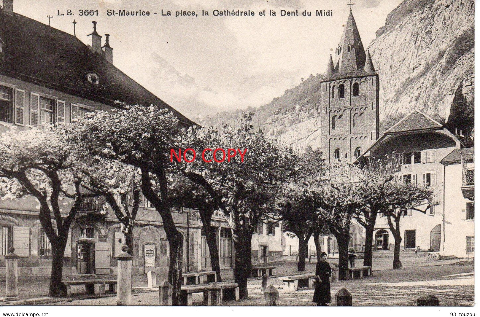 SUISSE . St MAURICE . La Place, La Cathédrale Et Dent Du Midi. Carte Vierge Et Impeccable .Edit. Louis Burgy Lausanne . - Saint-Maurice