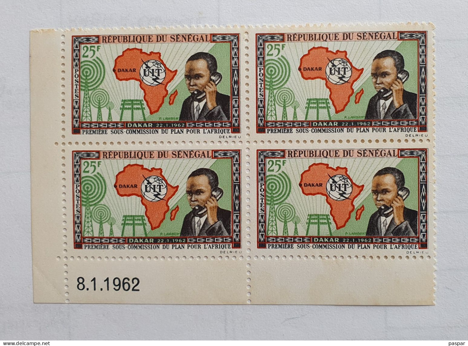 Bloc De 4 Timbres Neufs 25F Sénégal Coin Daté 8. 1. 1962  - MNH YT 213 - Première Sous Commission Du Plan Pour L'Afrique - Senegal (1960-...)