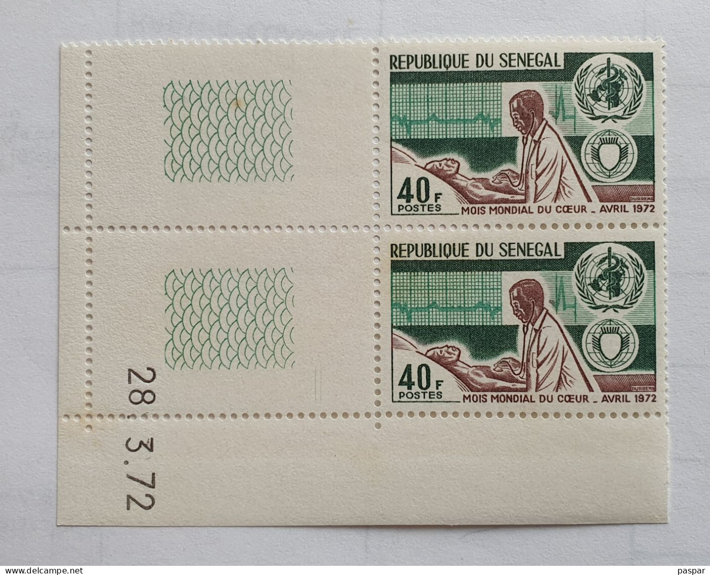 Bloc De 2 Timbres Neufs 40F Sénégal Coin Daté 28. 3. 1972  - MNH YT 364 - Mois Mondial Du Coeur - Senegal (1960-...)